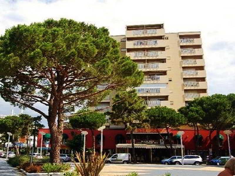 Hotel Savoia Lignano Sabbiadoro Exterior foto