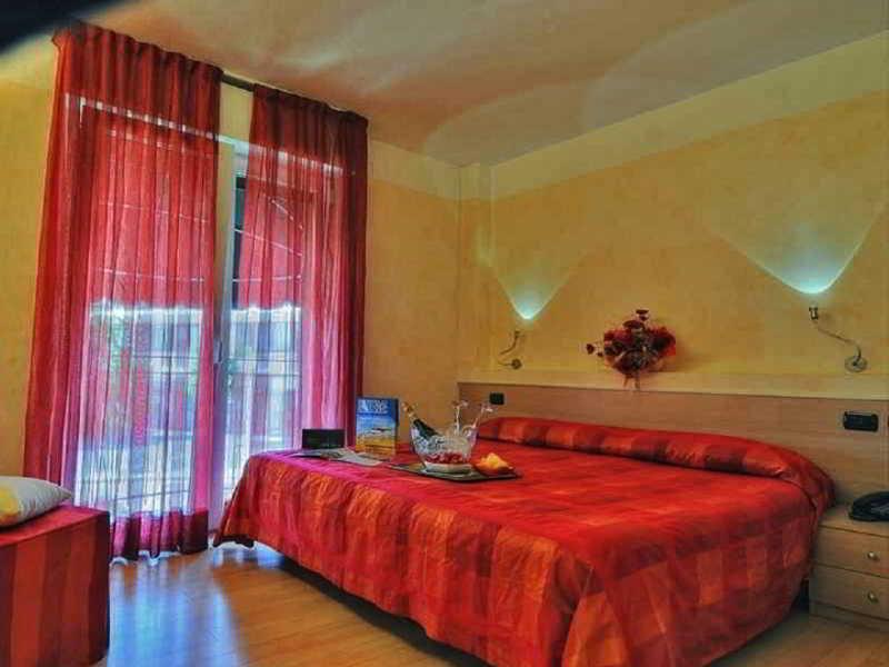 Hotel Savoia Lignano Sabbiadoro Exterior foto